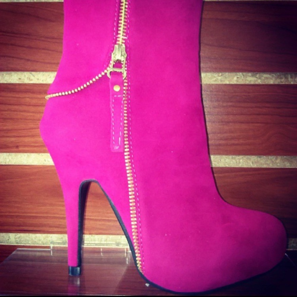 Fun Fuchsia Zipper Booties